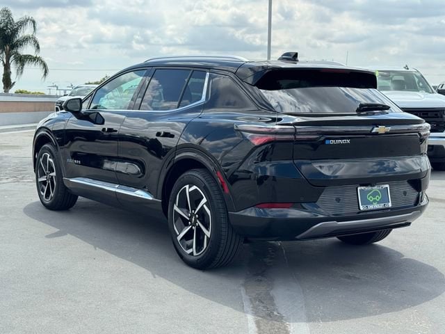 2025 Chevrolet Equinox EV LT photo 3
