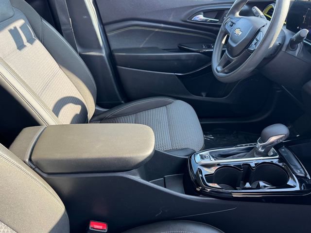 2025 Chevrolet Trax LT - Photo 6