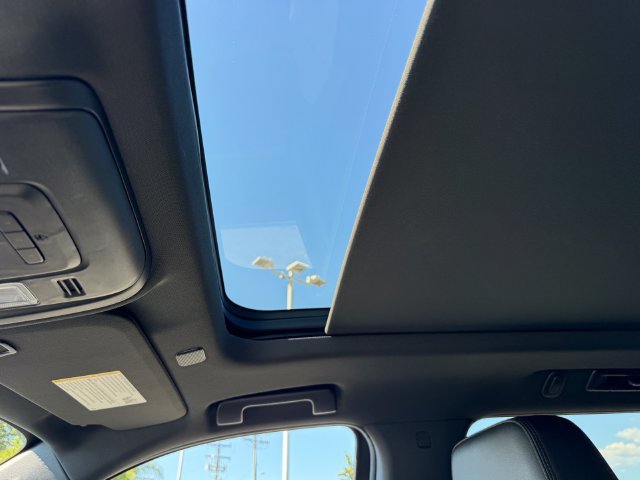2023 Chevrolet Suburban RST - Photo 27