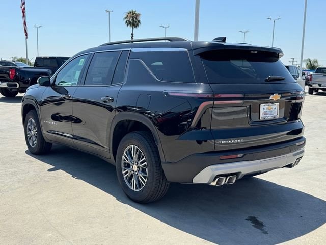 2026 Chevrolet Traverse LT photo 2