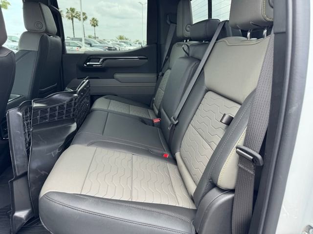 2026 Chevrolet Silverado 1500 ZR2 - Photo 12