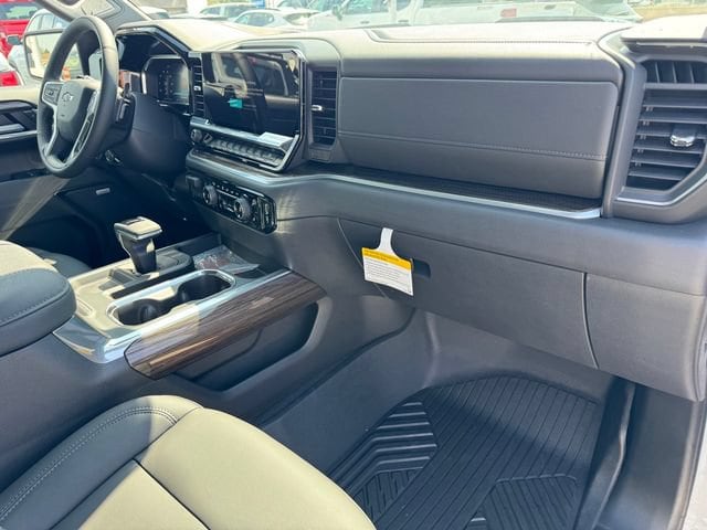 2026 Chevrolet Silverado 1500 LT Trail Boss - Photo 6