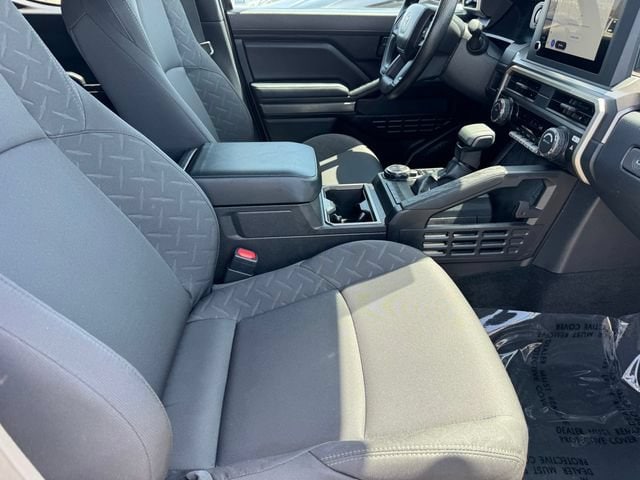 2026 Toyota Tacoma SR5 - Photo 6
