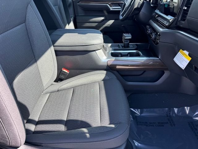 2026 Chevrolet Silverado 1500 LT photo 3