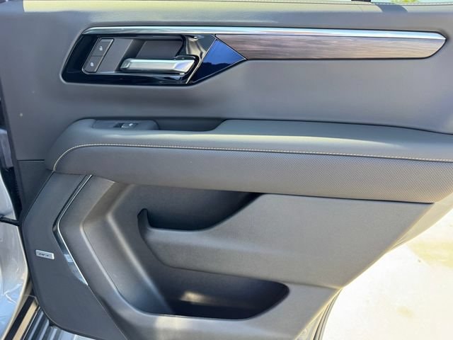 2026 Chevrolet Tahoe Premier - Photo 10