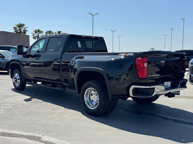 2026 Chevrolet Silverado 3500 HD LT DRW photo 2