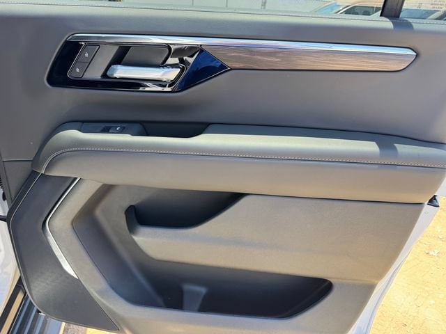 2026 Chevrolet Suburban LS - Photo 10