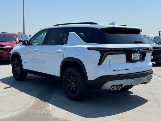2026 Chevrolet Traverse Z71 photo 2