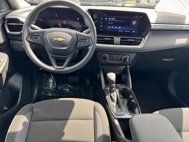 2025 Chevrolet Trailblazer LS - Photo 11