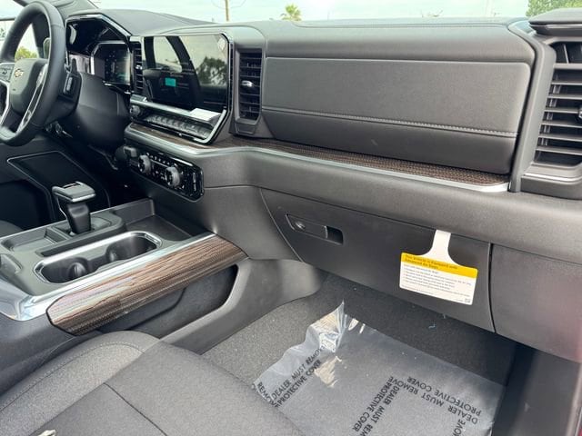 2026 Chevrolet Silverado 1500 LT photo 5