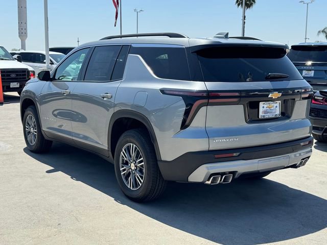 2026 Chevrolet Traverse LT photo 2