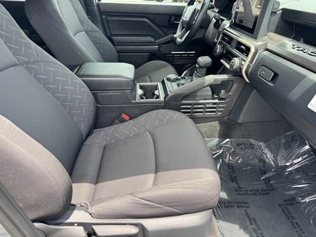 2026 Toyota Tacoma SR5 - Photo 6