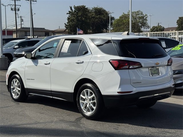 2024 Chevrolet Equinox LT photo 2