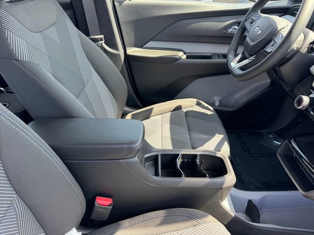 2027 Chevrolet Bolt LT - Photo 7