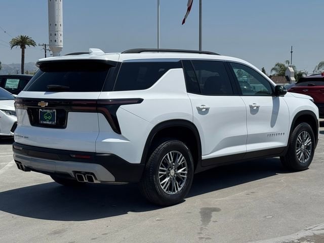 2025 Chevrolet Traverse LT photo 6