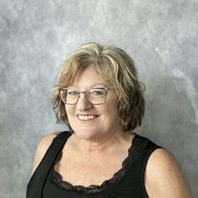 Staff member Rhonda Leavens from ID_432b03