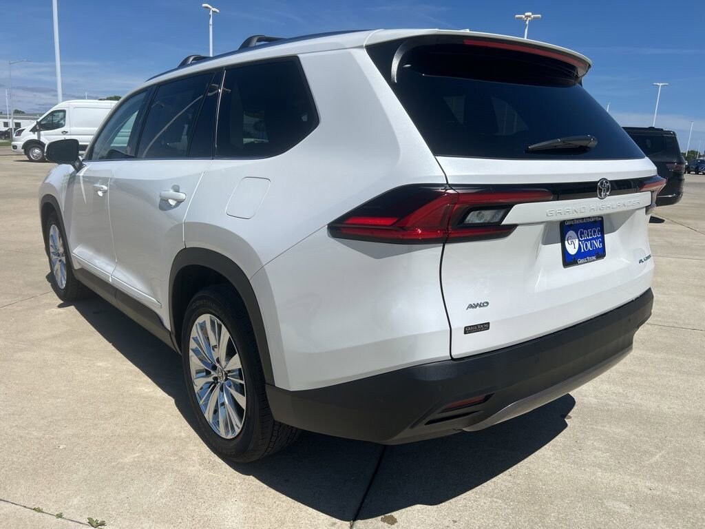 Used 2025 Toyota Grand Highlander XLE
