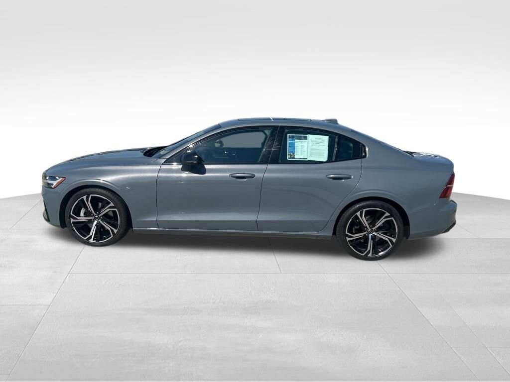 Used 2024 Volvo S60 Core Dark Theme