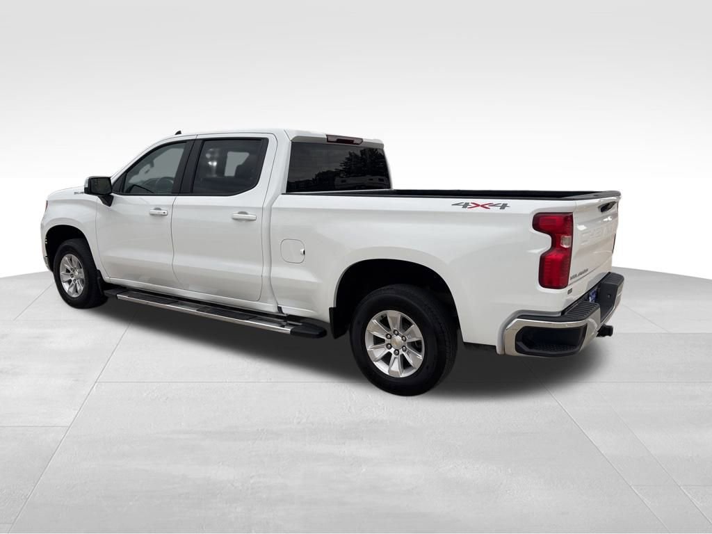 2024 Chevrolet Silverado 1500 LT photo 3