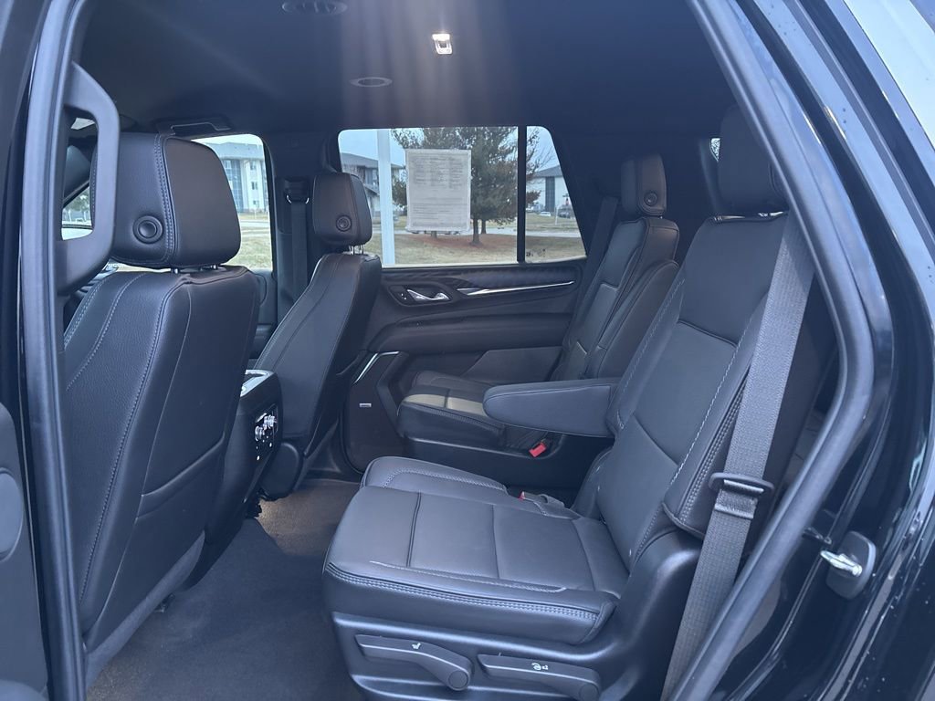 2024 GMC Yukon Denali - Photo 37