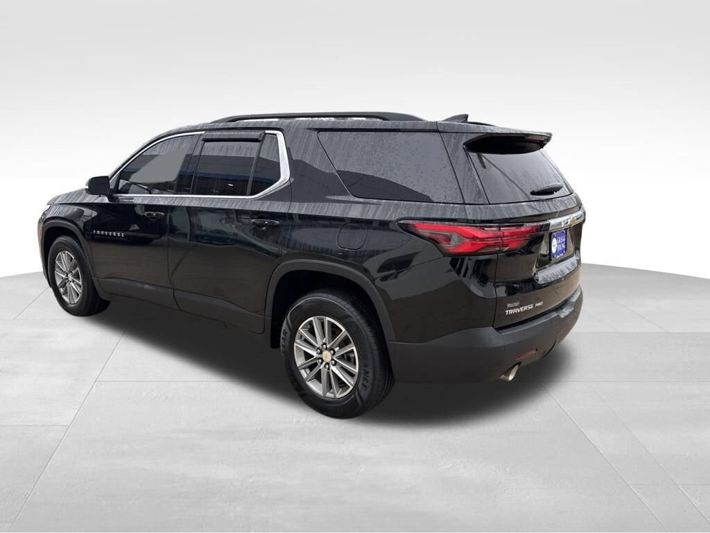 Used 2023 Chevrolet Traverse LT Cloth SUV