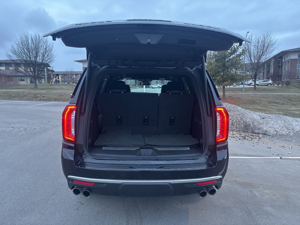 2024 GMC Yukon Denali - Photo 11