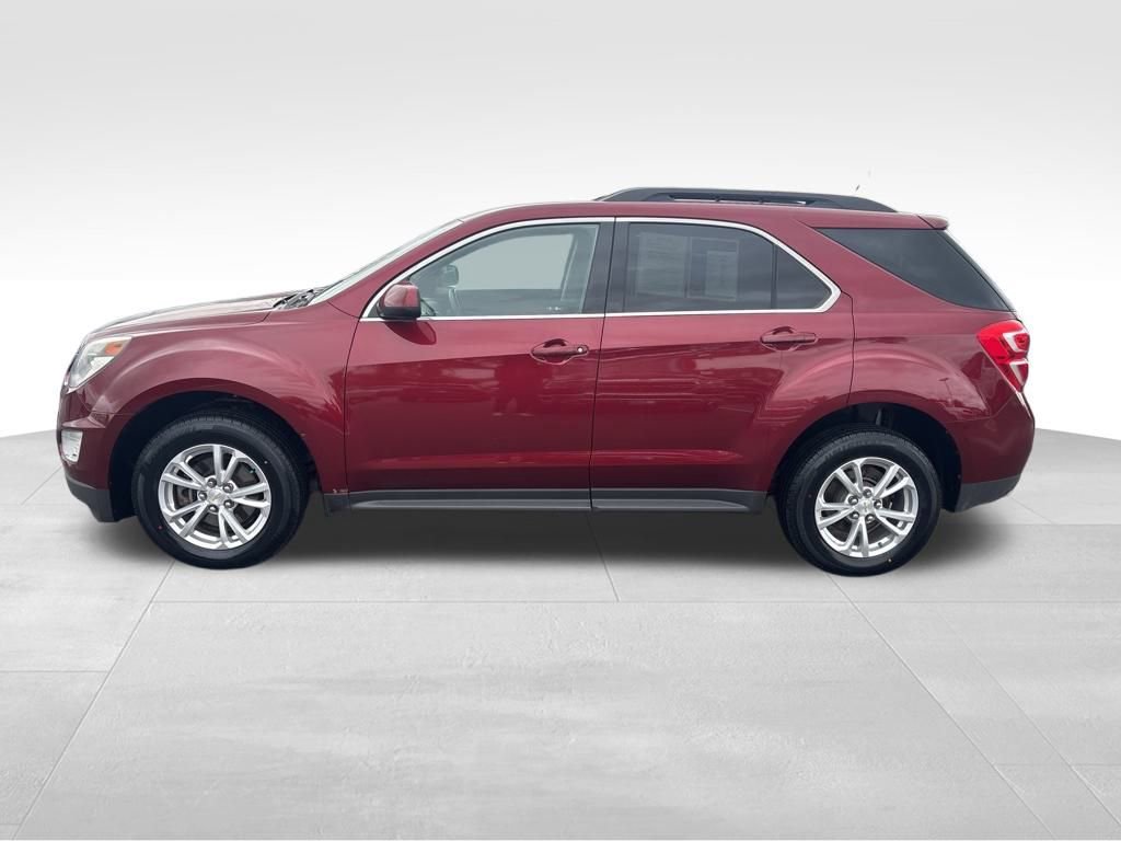 2017 Chevrolet Equinox LT photo 2