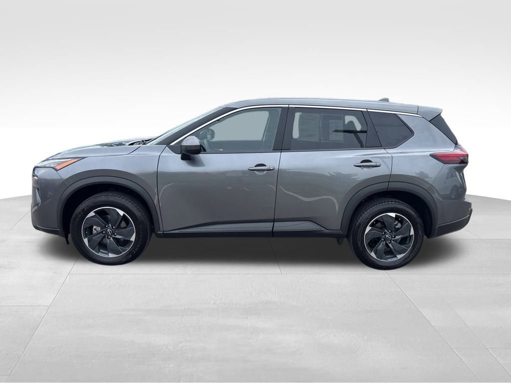 2024 Nissan Rogue SV photo 2