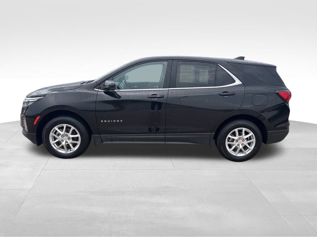 2024 Chevrolet Equinox LT photo 2