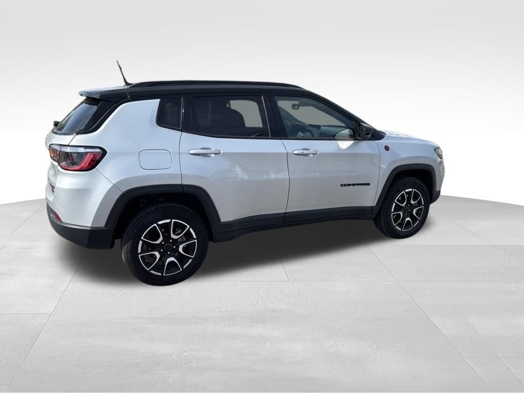2025 Jeep Compass Trailhawk - Photo 7