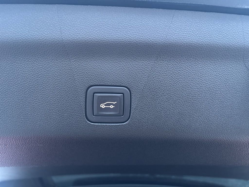 2024 GMC Yukon Denali - Photo 12