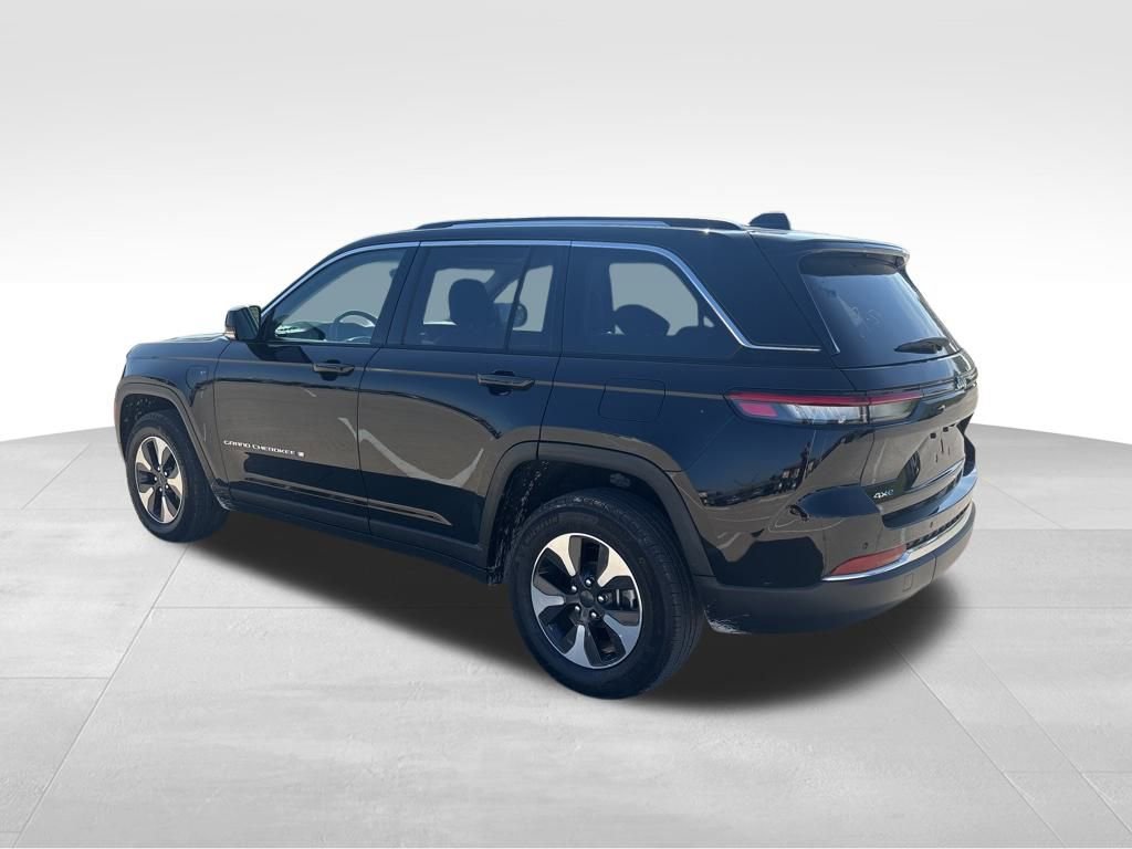 2024 Jeep Cherokee Limited 4xe photo 2