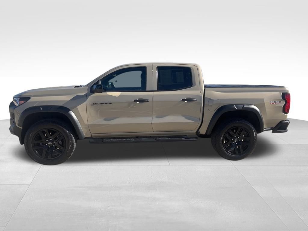 2024 Chevrolet Colorado Trail Boss photo 2