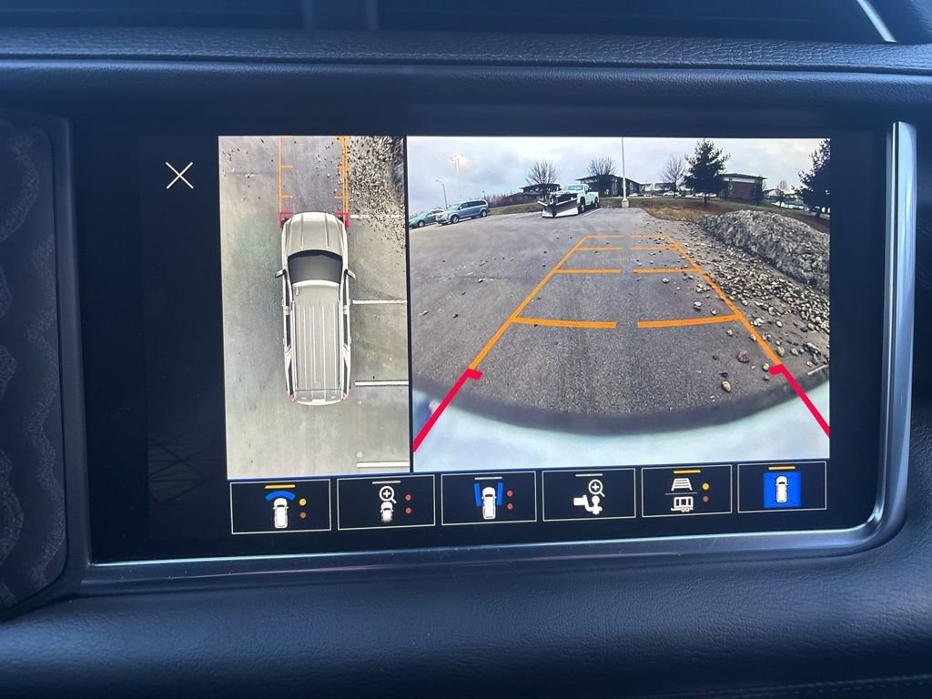 2024 GMC Yukon Denali - Photo 28