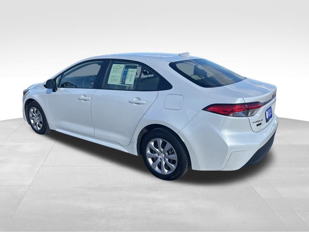 2024 Toyota Corolla Hybrid LE photo 3