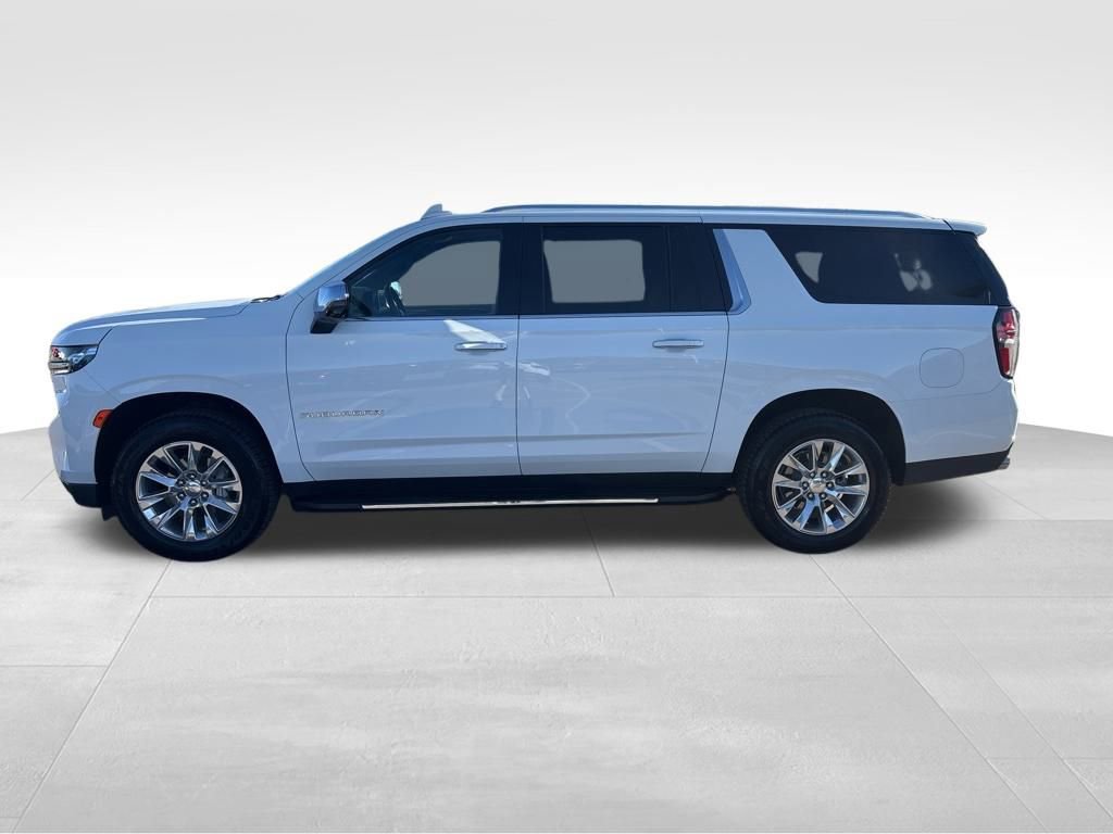 2023 Chevrolet Suburban Premier photo 2