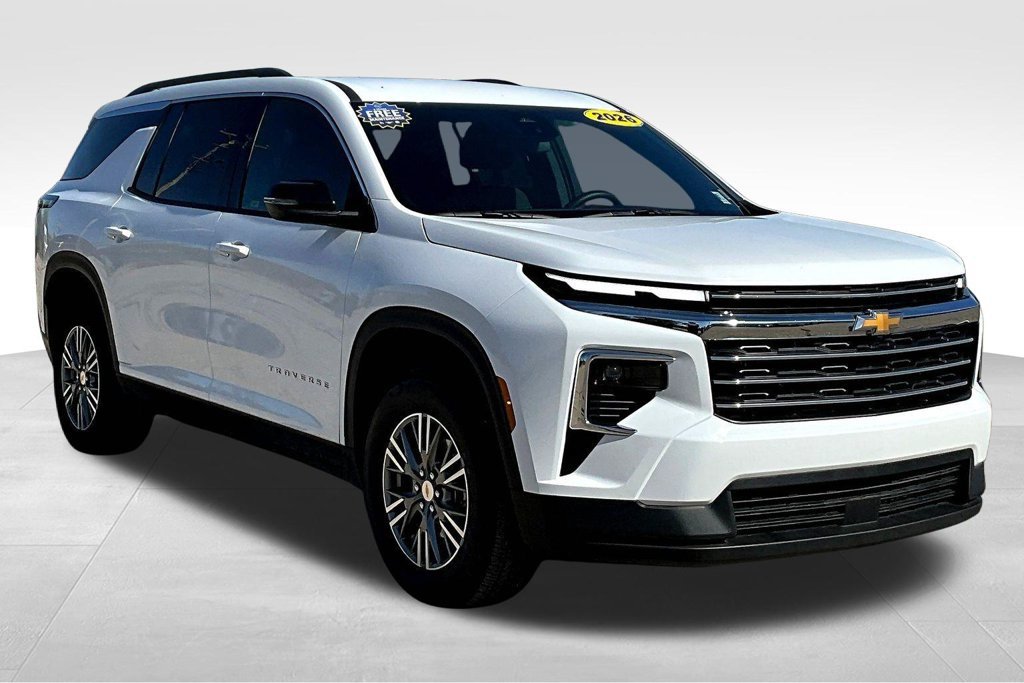 Used 2026 Chevrolet Traverse LT SUV