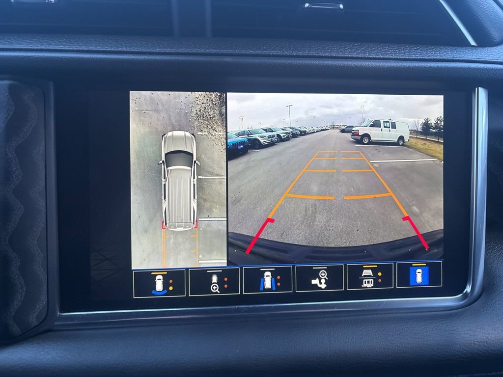 2024 GMC Yukon Denali - Photo 27