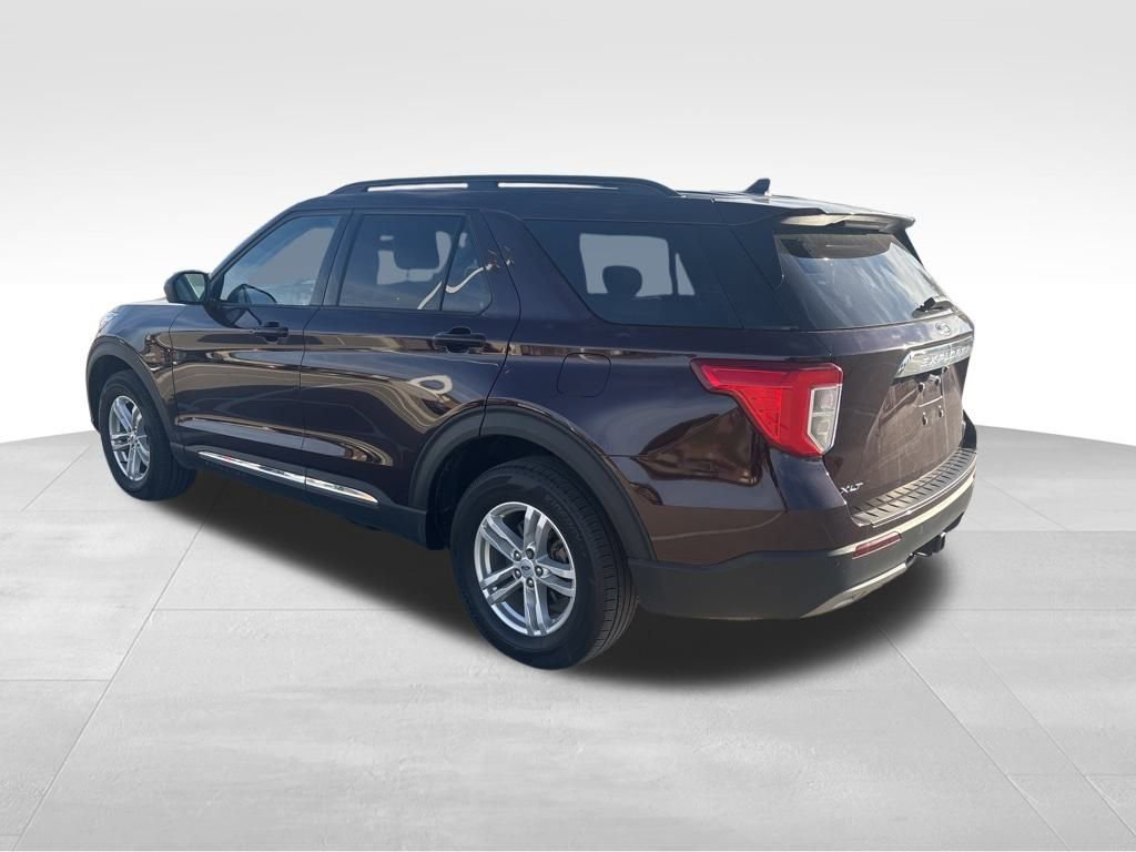 2023 Ford Explorer XLT Sport photo 3
