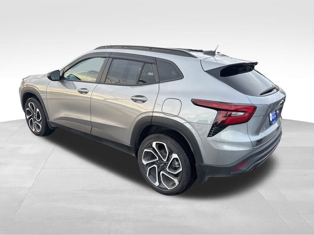 Used 2025 Chevrolet Trax 2RS SUV