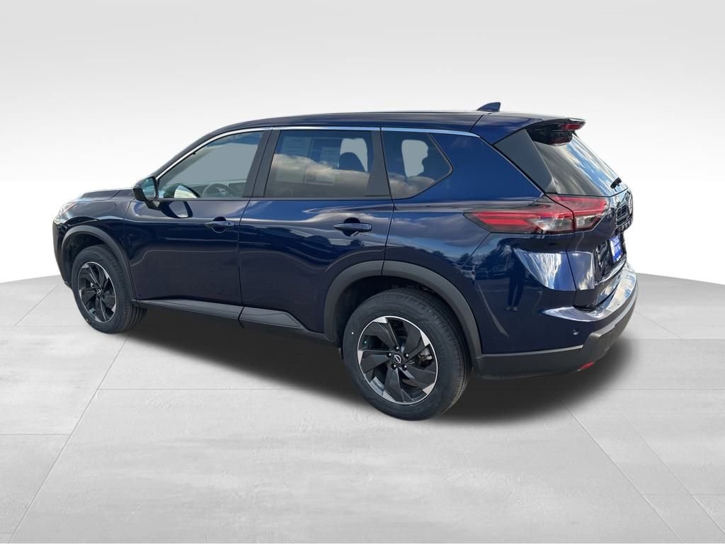 2024 Nissan Rogue SV photo 3