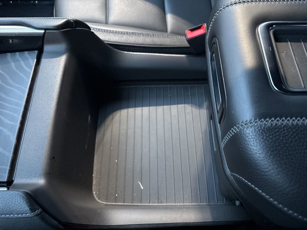 2024 GMC Yukon Denali - Photo 33