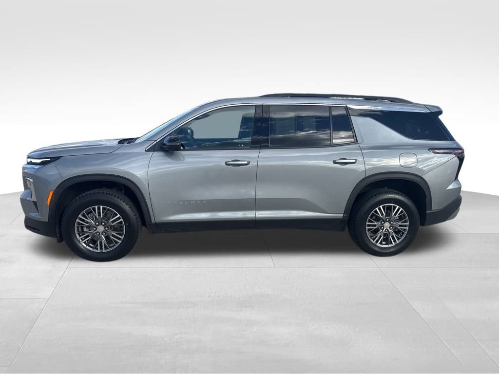 2024 Chevrolet Traverse photo 2