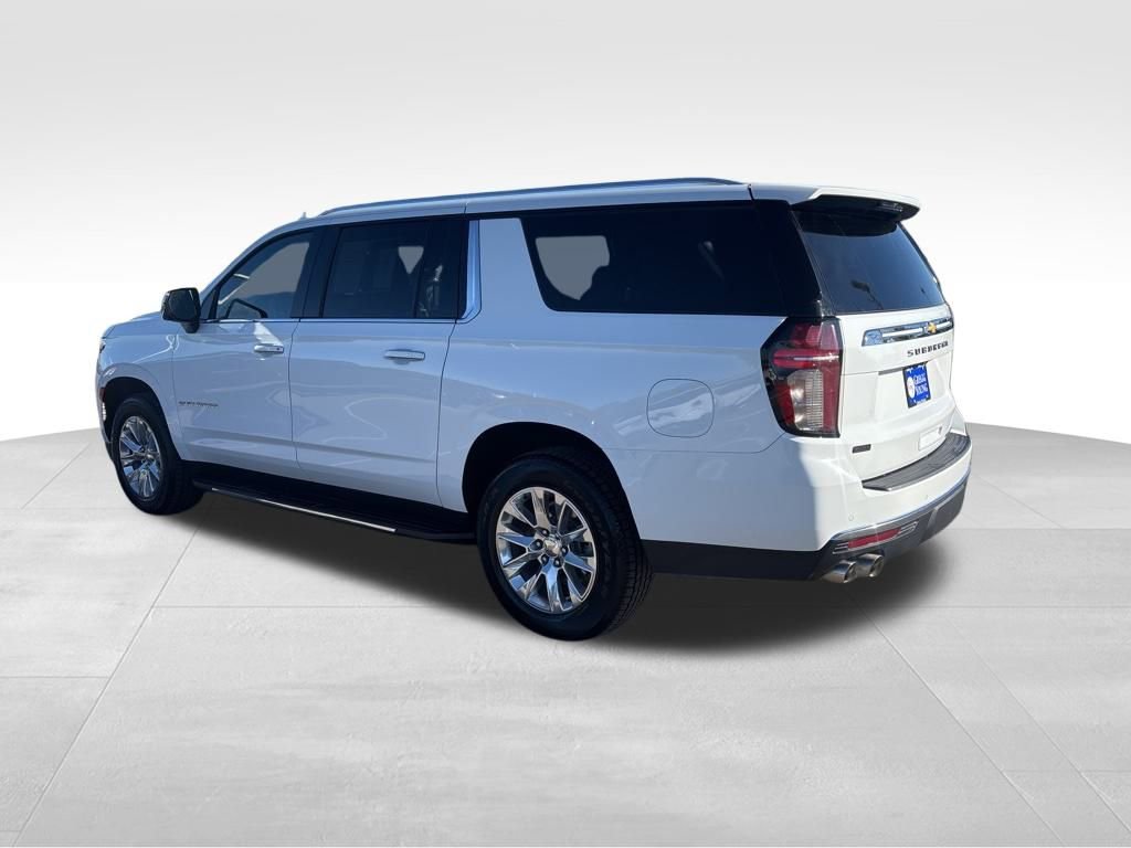 2023 Chevrolet Suburban Premier photo 3