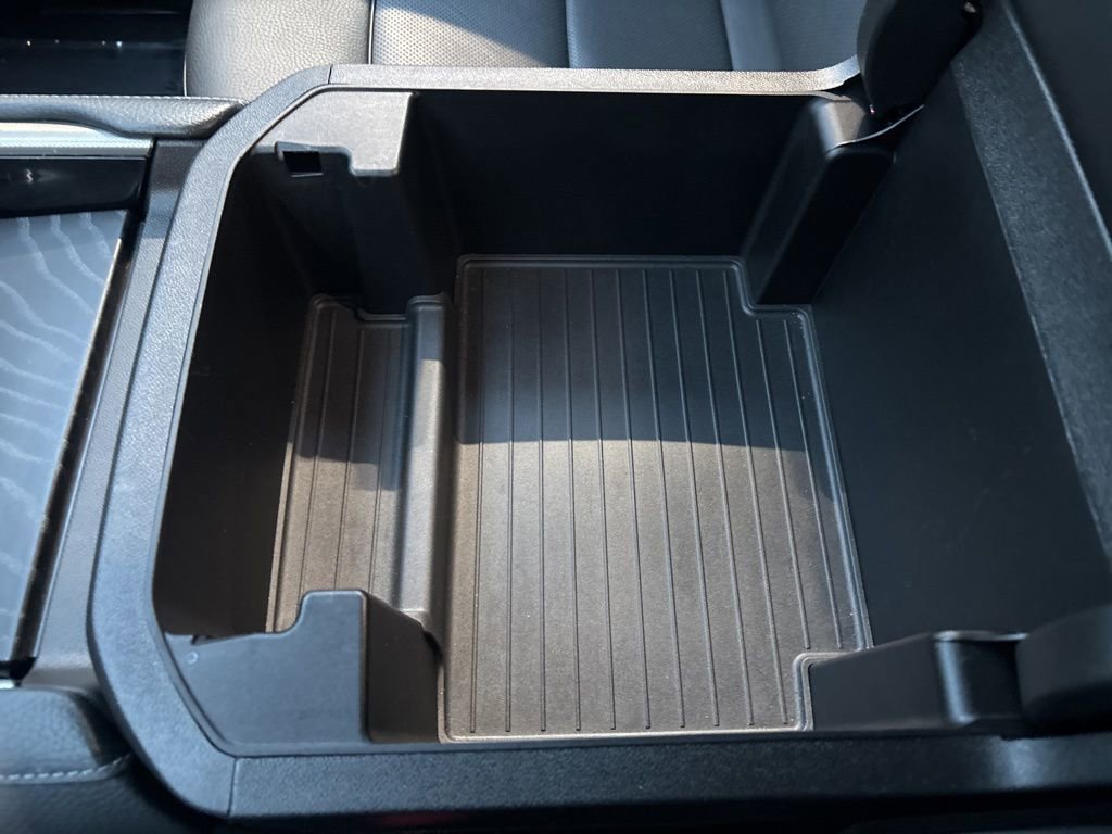 2024 GMC Yukon Denali - Photo 32