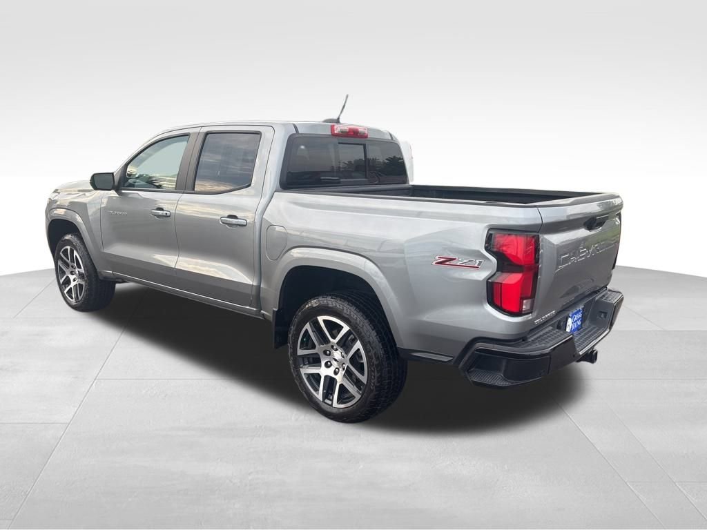2023 Chevrolet Colorado Z71 photo 3
