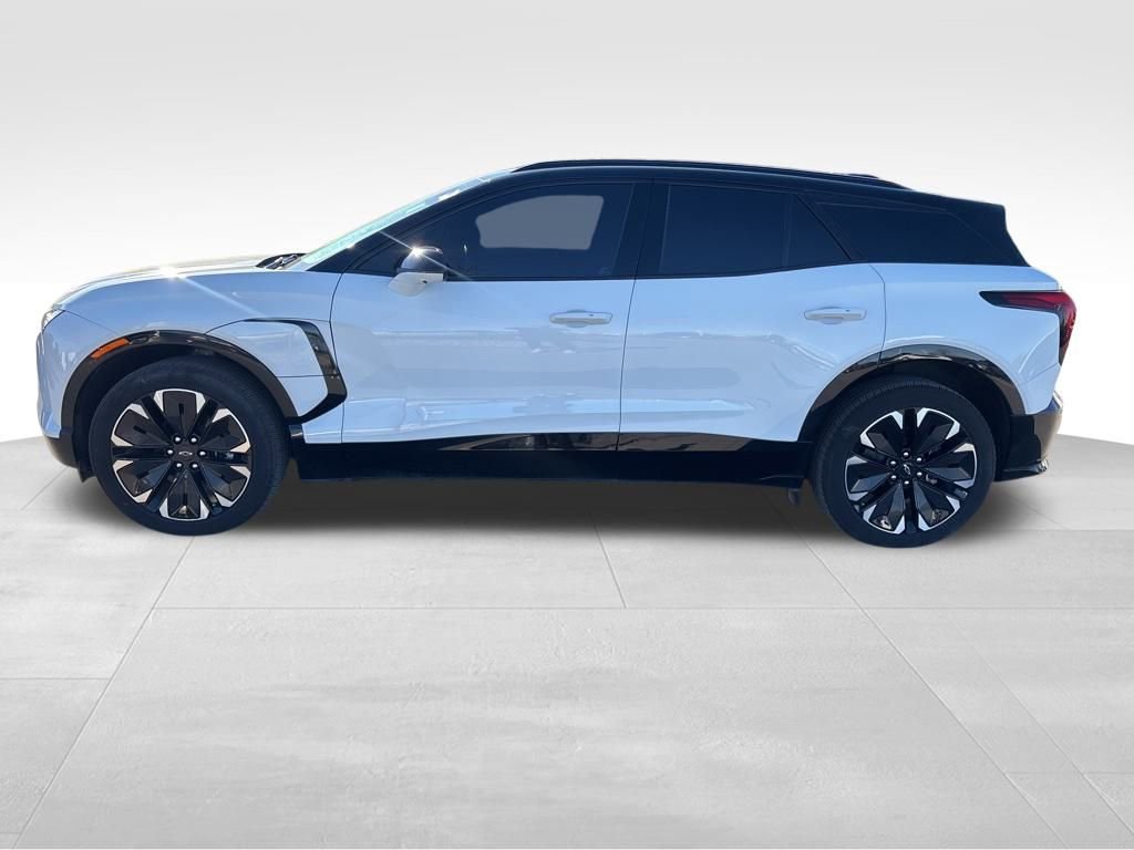 2024 Chevrolet Blazer EV RS photo 2