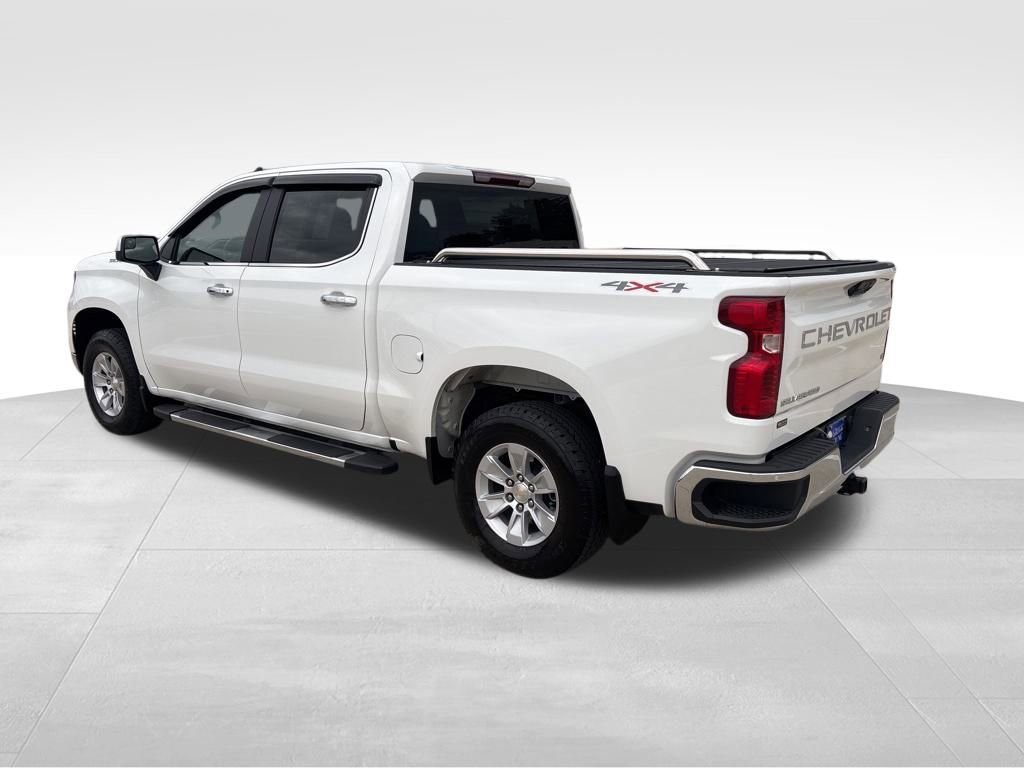 2023 Chevrolet Silverado 1500 LT photo 3