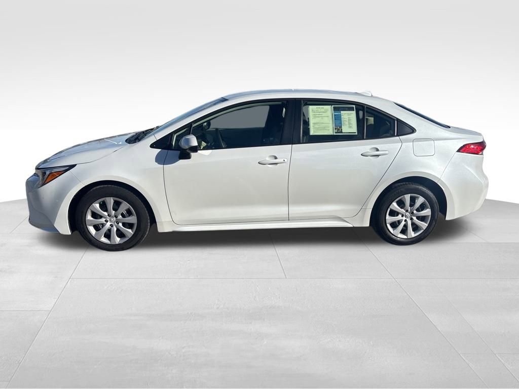 2024 Toyota Corolla Hybrid LE photo 2