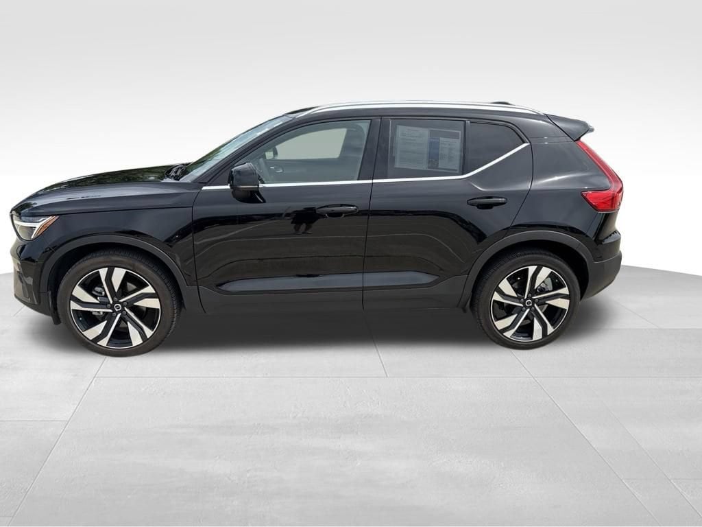 Used 2024 Volvo XC40 Plus Bright Theme